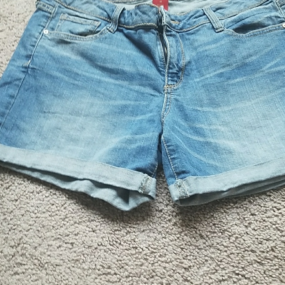whisker blue denim shorts